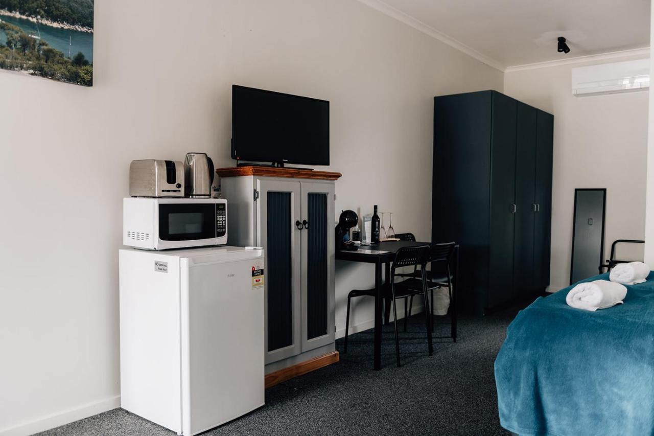 Port Albert Motel エクステリア 写真