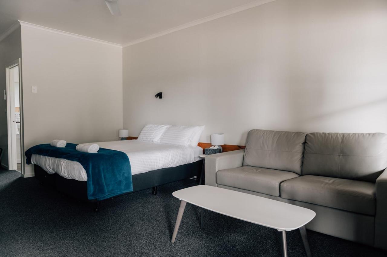 Port Albert Motel エクステリア 写真
