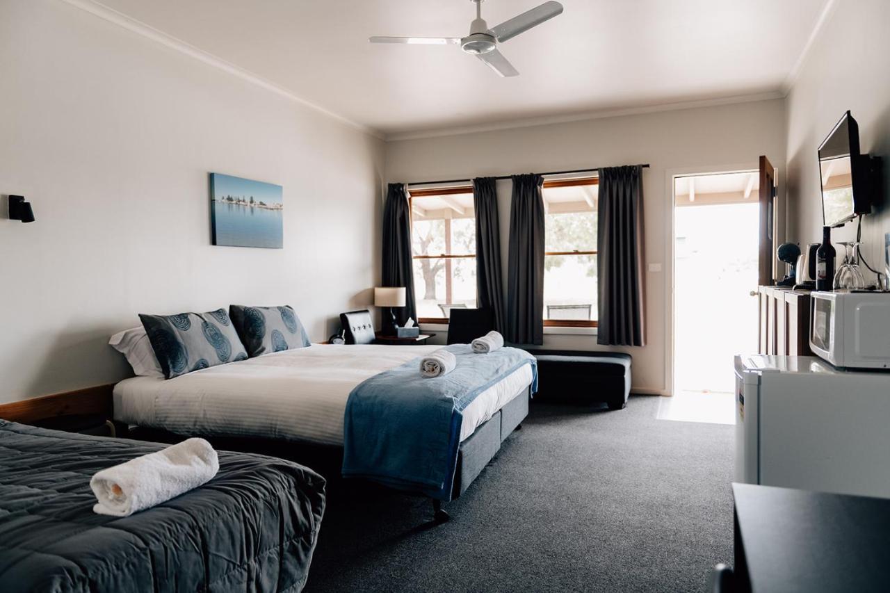 Port Albert Motel エクステリア 写真