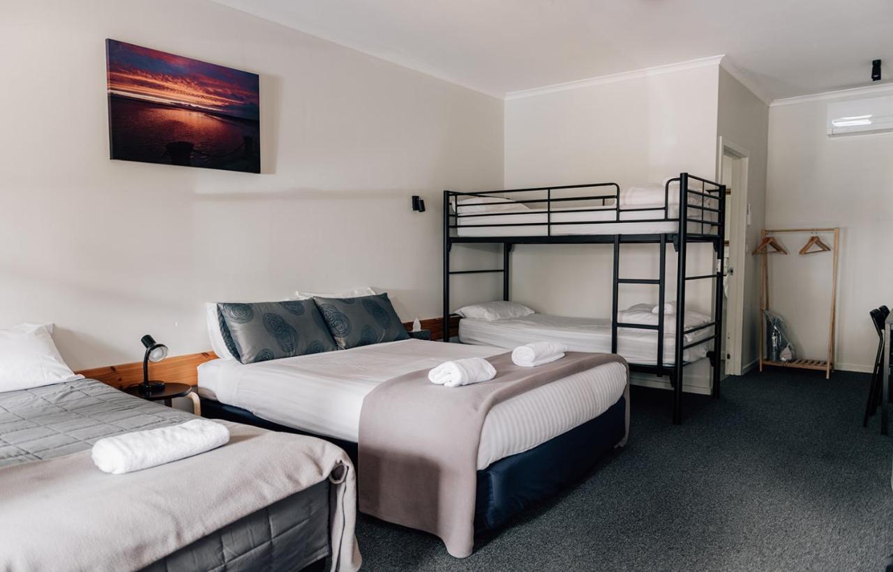 Port Albert Motel エクステリア 写真